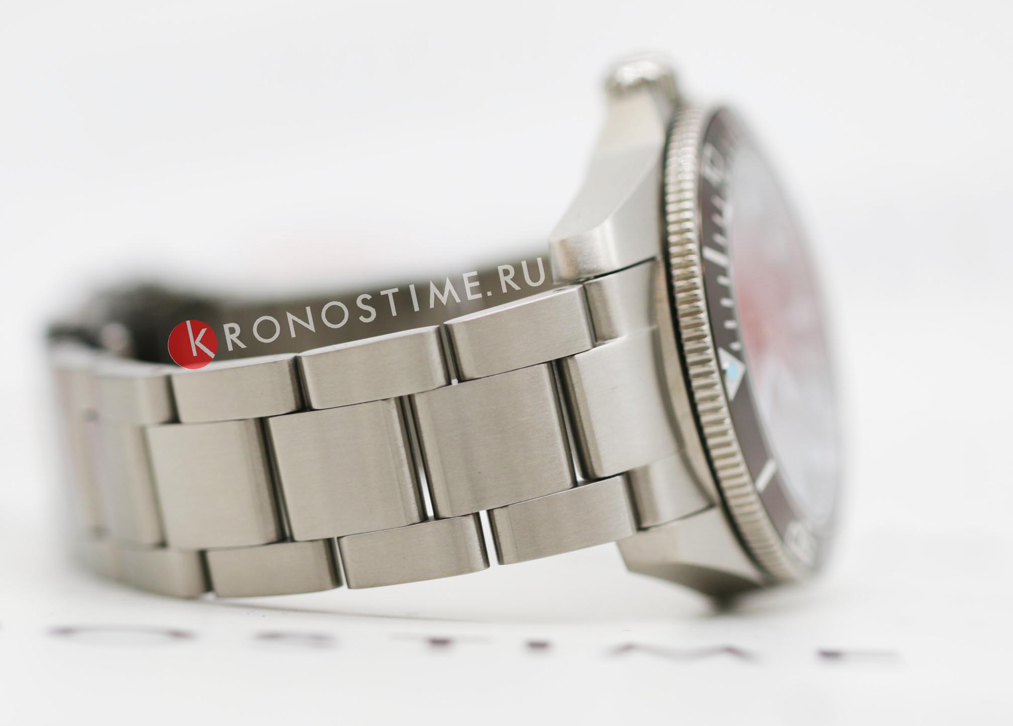 Certina C0328074408100 мужские часы застежка крупным планом